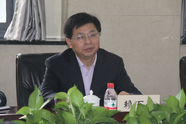 中国煤炭地质总局航测遥感局局长赖百炼来我校交流工作2.jpg 中国煤炭地质总局航测遥感局局长赖百炼来我校交流工作2.jpg
