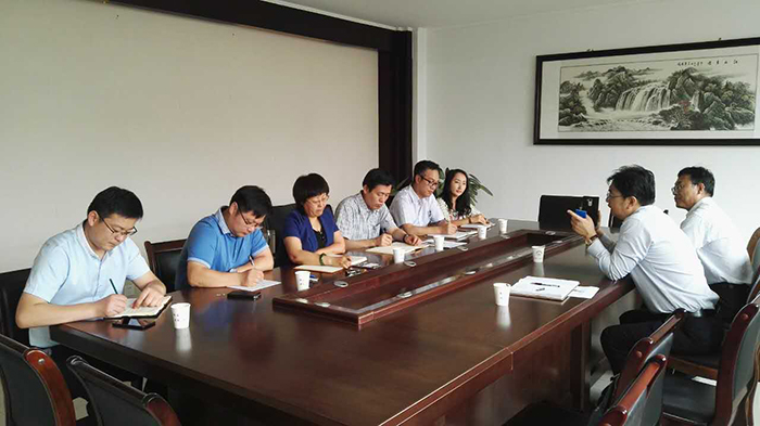 江苏银行徐州分行蒋学众行长一行来我校洽谈合作事宜.jpg 江苏银行徐州分行蒋学众行长一行来我校洽谈合作事宜.jpg