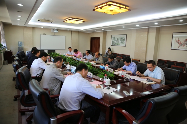 滁州市人民政府秘书长焦义朝一行来校调研3.jpg 滁州市人民政府秘书长焦义朝一行来校调研3.jpg