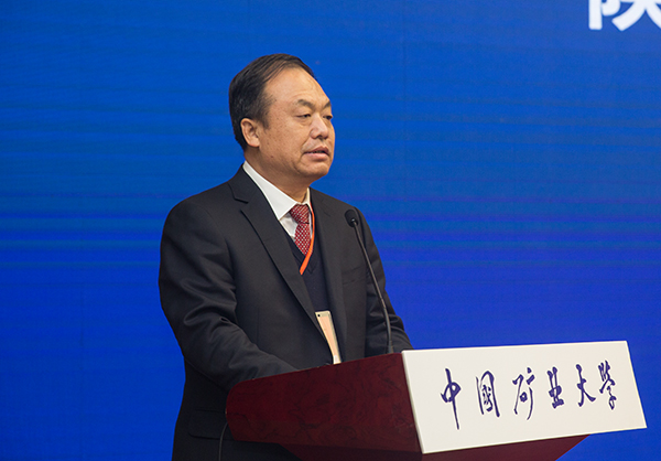 延长石油矿业公司总经理魏效农发言.jpg 延长石油矿业公司总经理魏效农发言.jpg