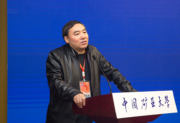 中国煤炭地质总局副局长潘树仁发言.jpg 中国煤炭地质总局副局长潘树仁发言.jpg